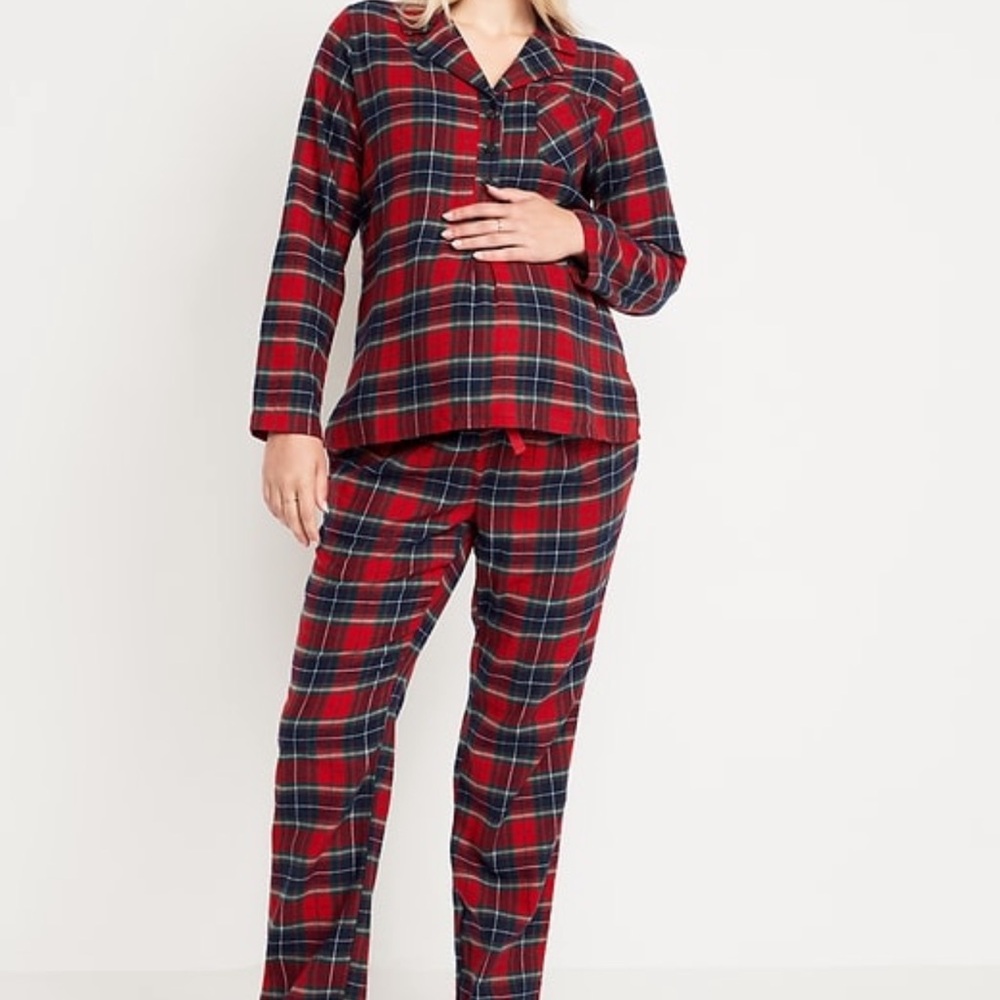 Old Navy Maternity Large Navy Tartan worn once EUC red
